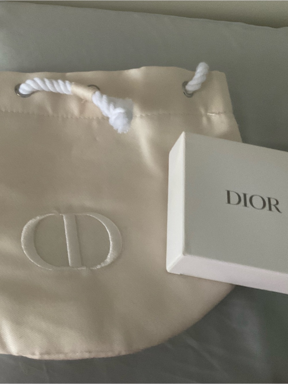 CD Dior Travel Cosmetic Drawstring Bag NWOT and Compact Mirror NIB